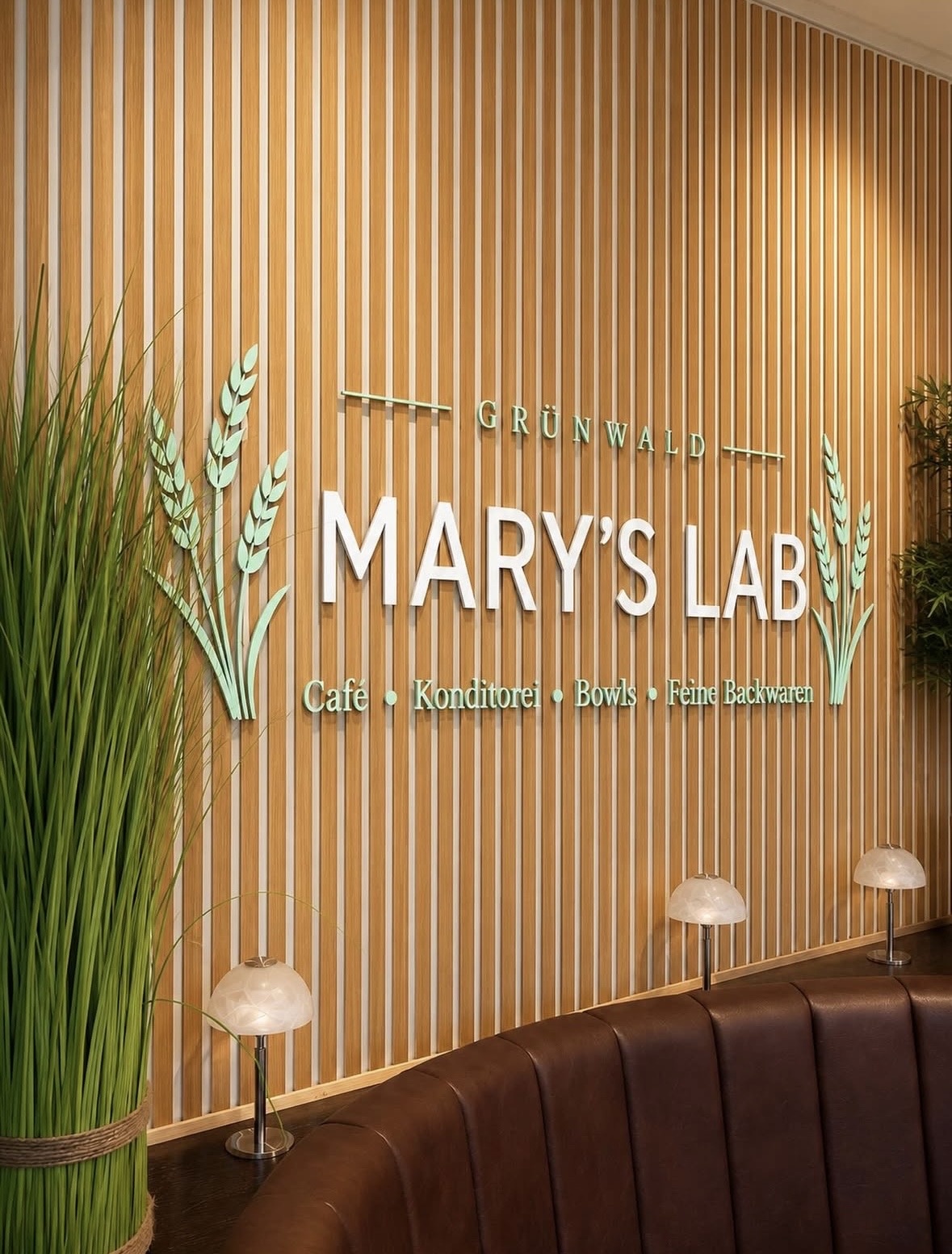 Markenwand von Mary's Lab — Café, Konditorei und Bowls in Grünwald